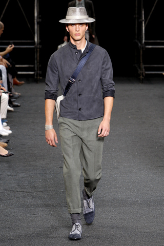 Louis Vuitton / - 2010